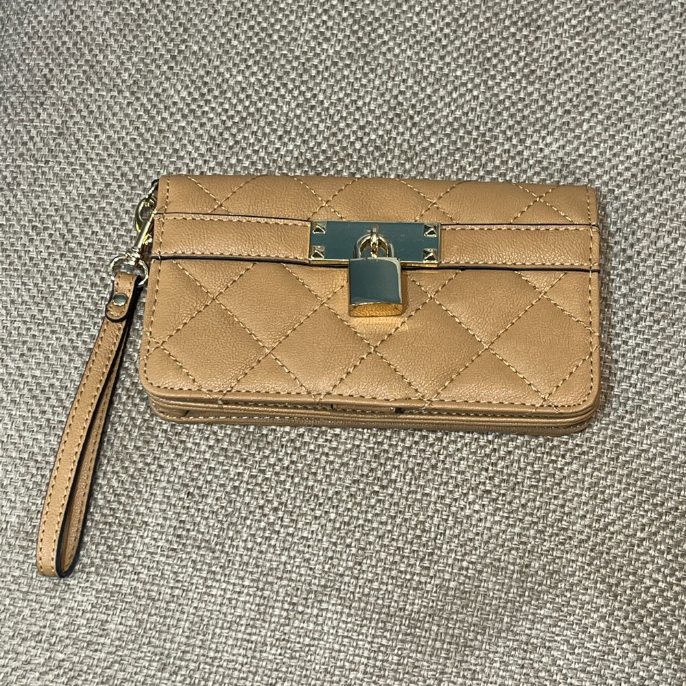 WALLET/WRISTLET Quilted Tan w Gold Hardware